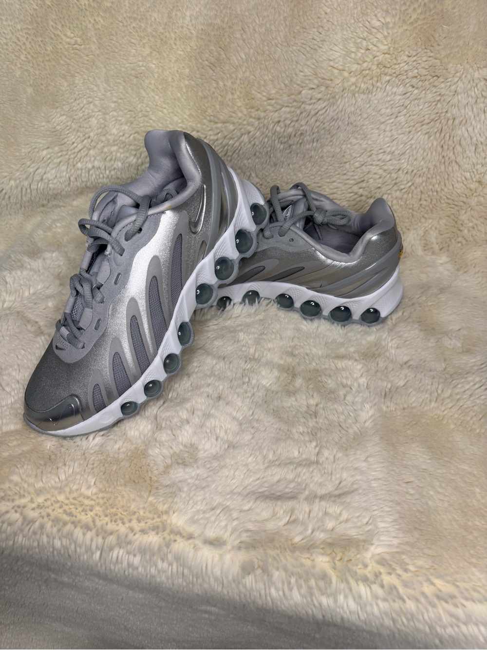 New Without Box (NWOB) Nike Air Max DN8 - womens 7